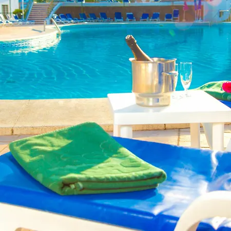 Ξενοδοχείο με διαμερίσματα Ona Rosas Puerto de Santiago (Tenerife)