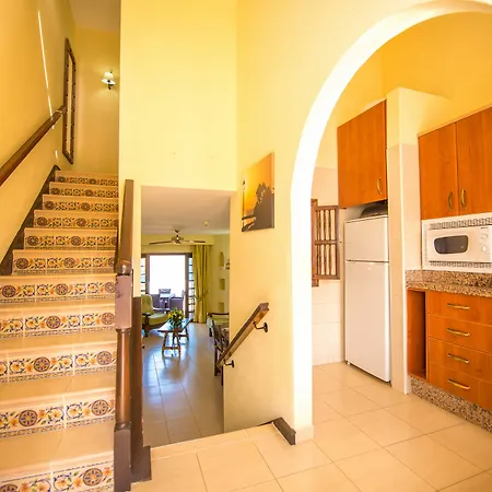 Ξενοδοχείο με διαμερίσματα Ona Rosas Puerto de Santiago (Tenerife)