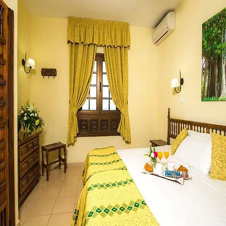 Ξενοδοχείο με διαμερίσματα Ona Rosas 4*