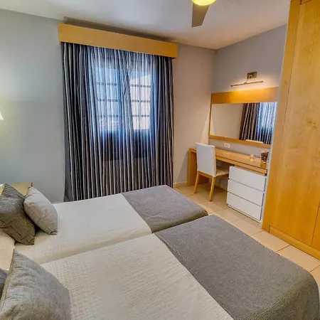 Apartahotel Ona Rosas