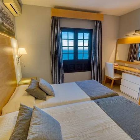 Ona Las Rosas Aparthotel 4*